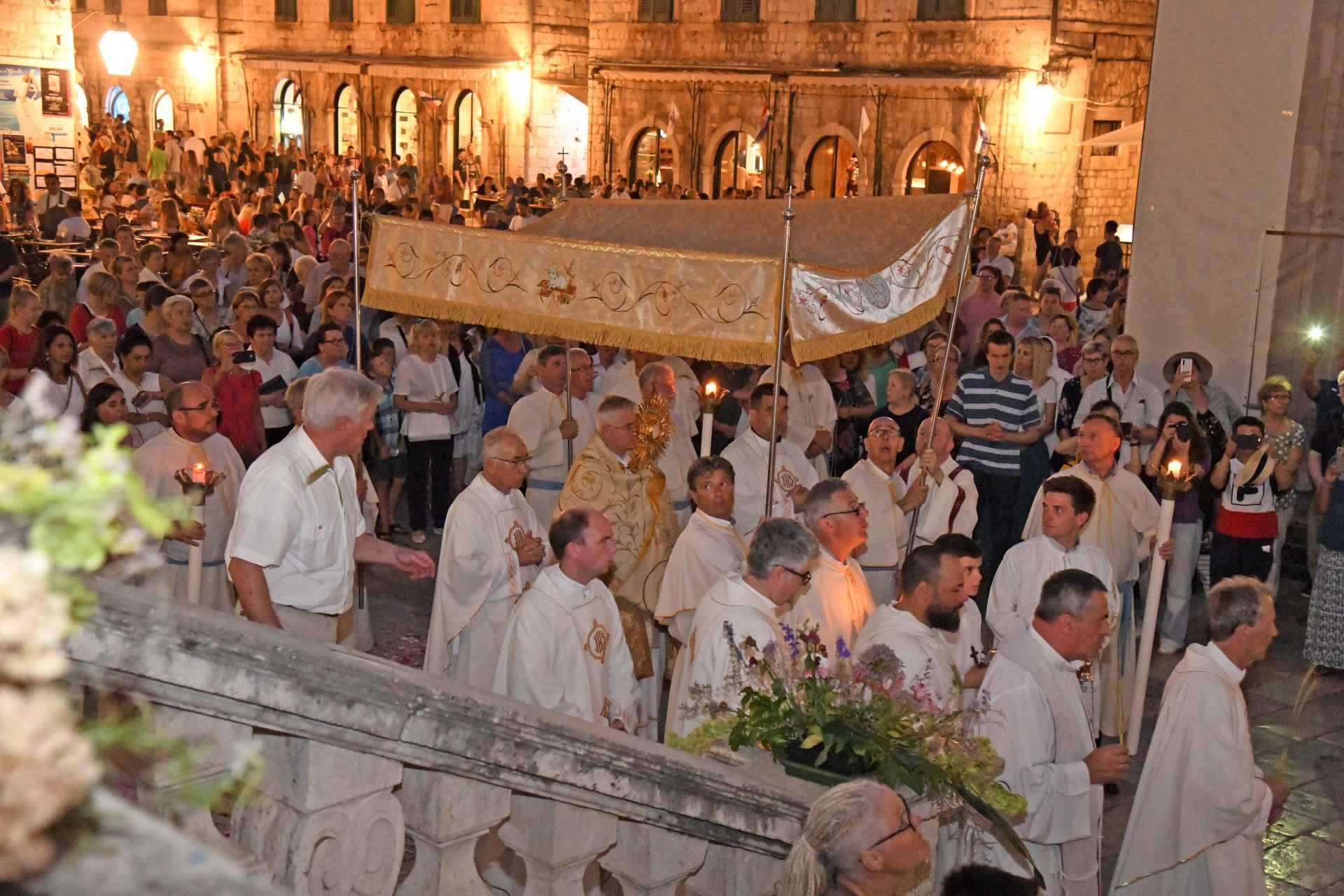USTANOVLJENJE EUHARISTIJE